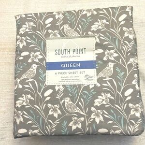 South Point Queen 6 Piece Sheet Set/NWT
1 Flat Sheet
1 Fitted Sheet
4 Pillows